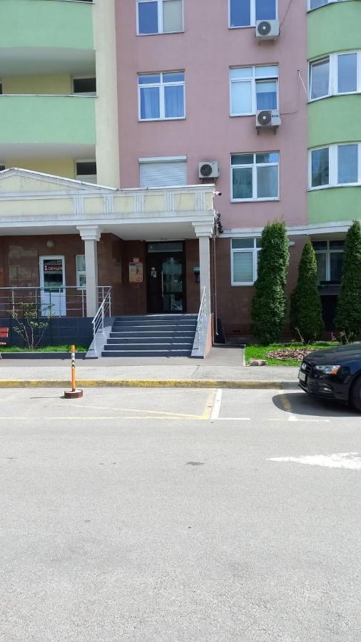 Ferienwohnung 1 Поверх Ж К Паркові Озера Метро Дарниця Kiew Exterior foto