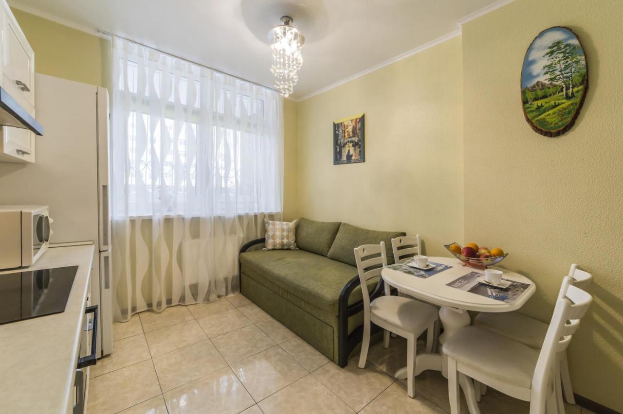 Ferienwohnung 1 Поверх Ж К Паркові Озера Метро Дарниця Kiew Exterior foto
