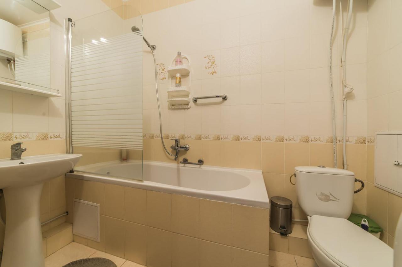Ferienwohnung 1 Поверх Ж К Паркові Озера Метро Дарниця Kiew Exterior foto