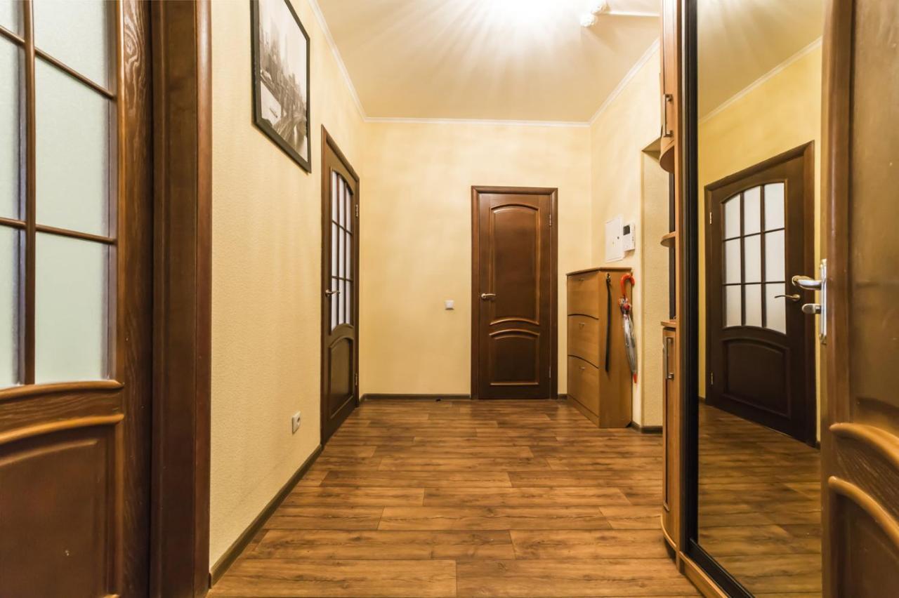Ferienwohnung 1 Поверх Ж К Паркові Озера Метро Дарниця Kiew Exterior foto