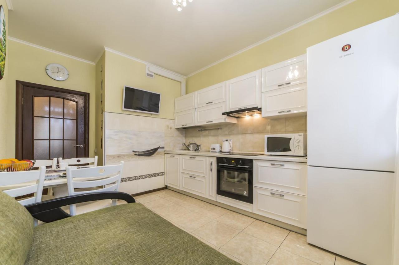 Ferienwohnung 1 Поверх Ж К Паркові Озера Метро Дарниця Kiew Exterior foto