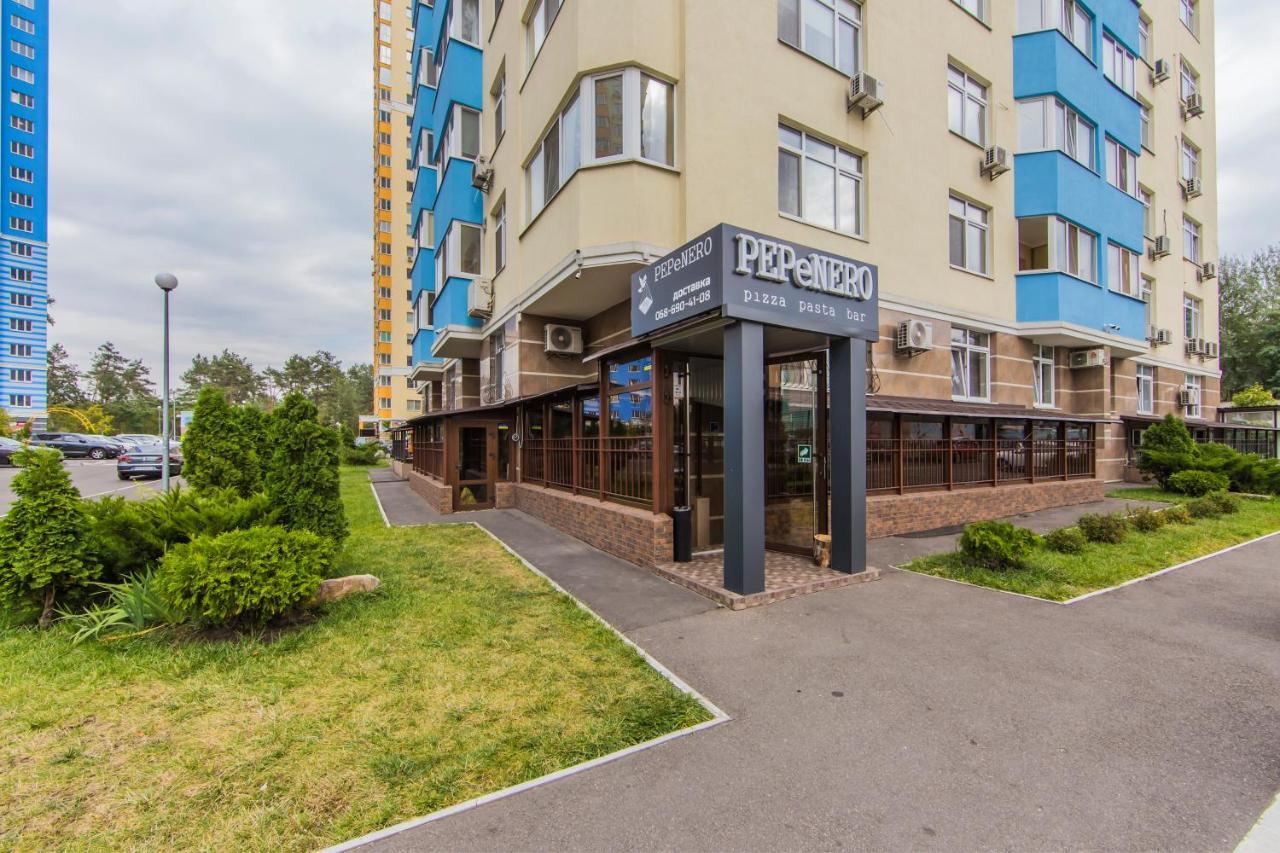 Ferienwohnung 1 Поверх Ж К Паркові Озера Метро Дарниця Kiew Exterior foto